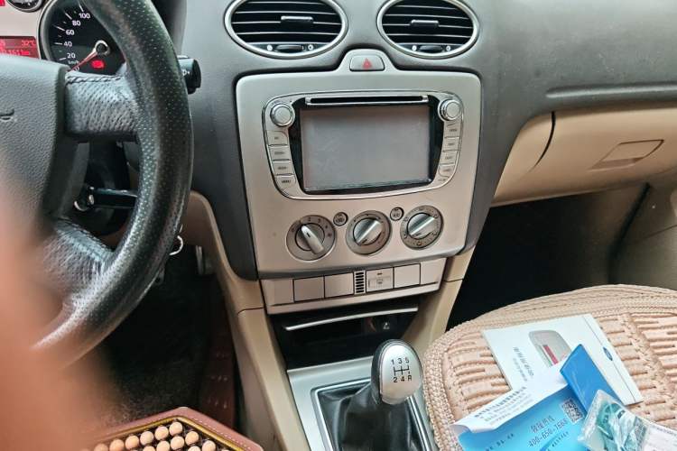 Used Ford Focus 2012 Sedan Classic 1.8L Manual Base Model Audio And AC Panel