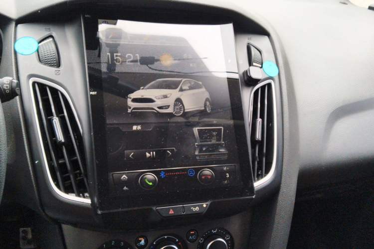 Used Ford Focus 2012 Hatchback 1.6L Automatic Comfort Model Audio And AC Panel