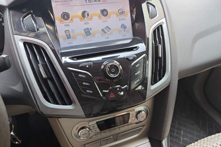 Used Ford Focus 2012 Sedan 1.6L Manual Fashion Edition Audio And AC Panel