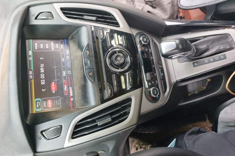 Used Ford Focus 2012 Sedan 1.6L Automatic Fashion Edition Audio And AC Panel