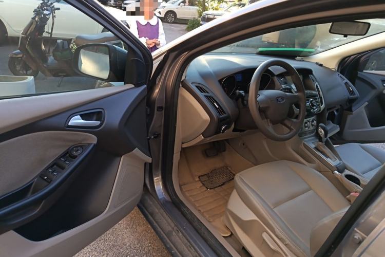 Used Ford Focus 2012 Sedan 1.6L Automatic Comfort Model Driver Seat