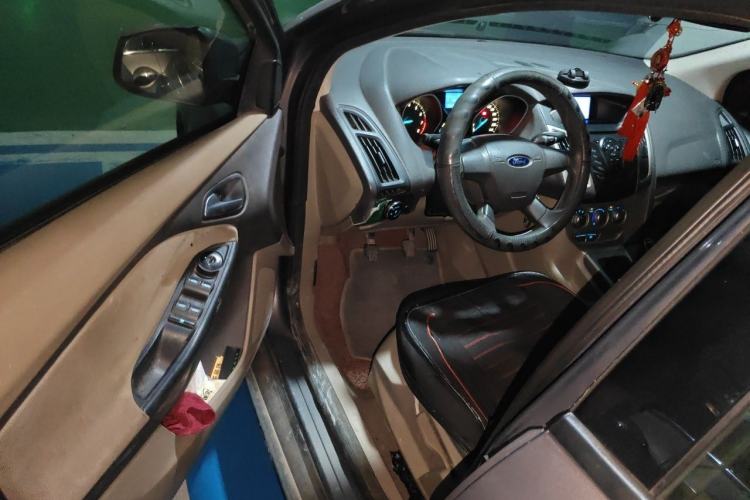 Used Ford Focus 2012 Sedan 1.6L Manual Comfort Model Driver Seat