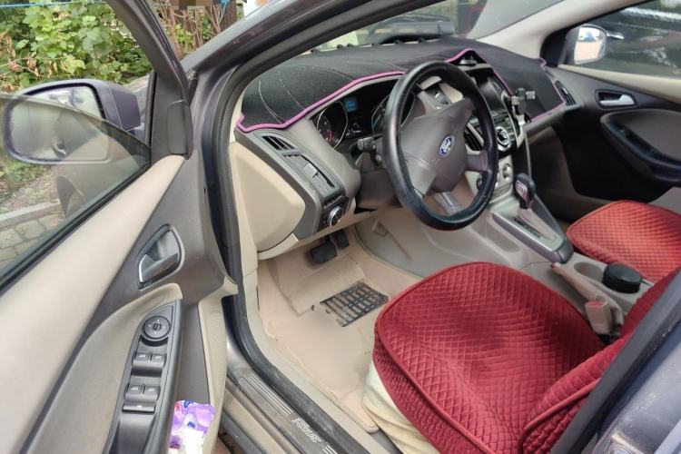 Used Ford Focus 2012 Sedan 1.6L Automatic Comfort Model Driver Seat