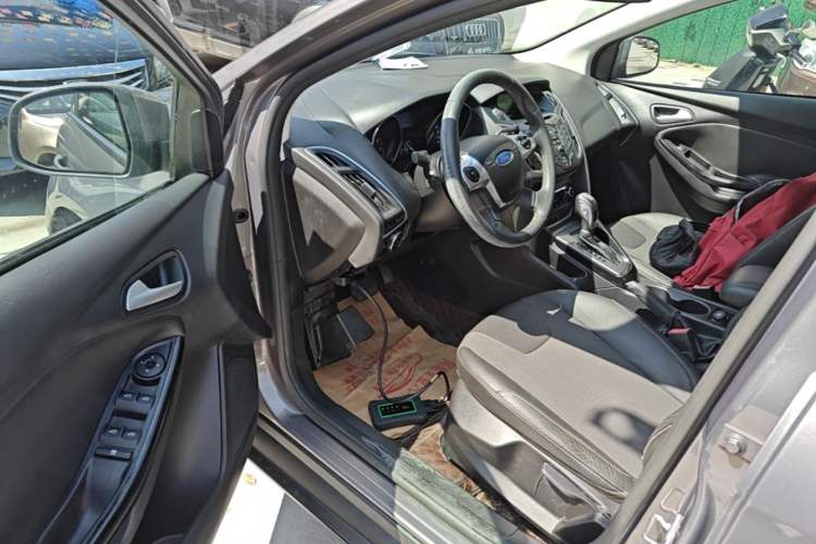 Used Ford Focus 2012 Sedan 1.6L Automatic Fashion Edition Driver Seat
