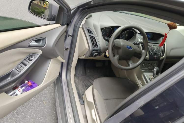 Used Ford Focus 2012 Sedan 1.6L Automatic Comfort Model Driver Seat