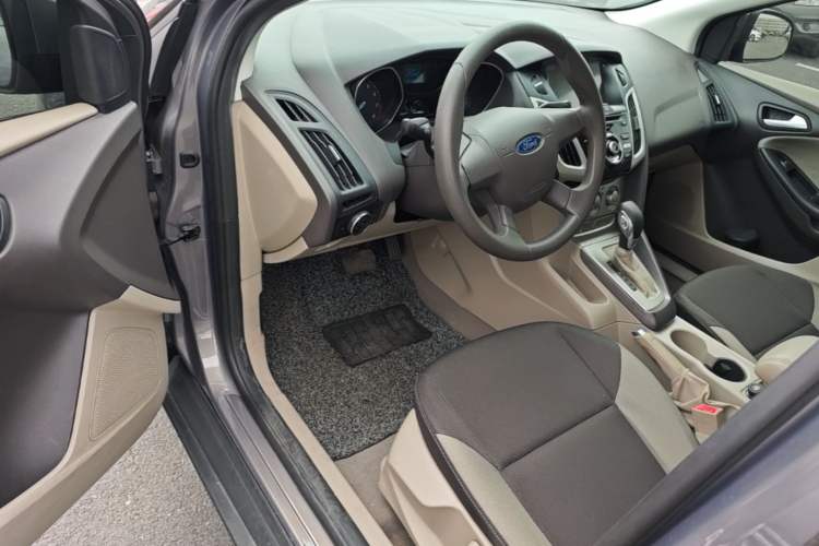 Used Ford Focus 2012 Sedan 1.6L Automatic Comfort Model Driver Seat