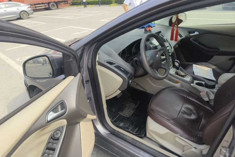 Used Ford Focus 2012 Sedan 1.6L Automatic Comfort Model Driver Seat
