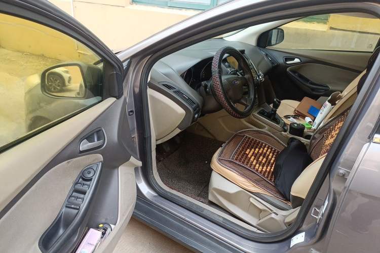 Used Ford Focus 2012 Sedan 1.6L Manual Comfort Model Driver Seat
