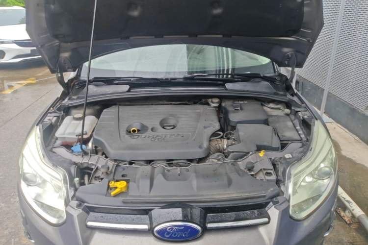 Used Ford Focus 2012 Sedan 2.0L Automatic Flagship Model Engine Bay