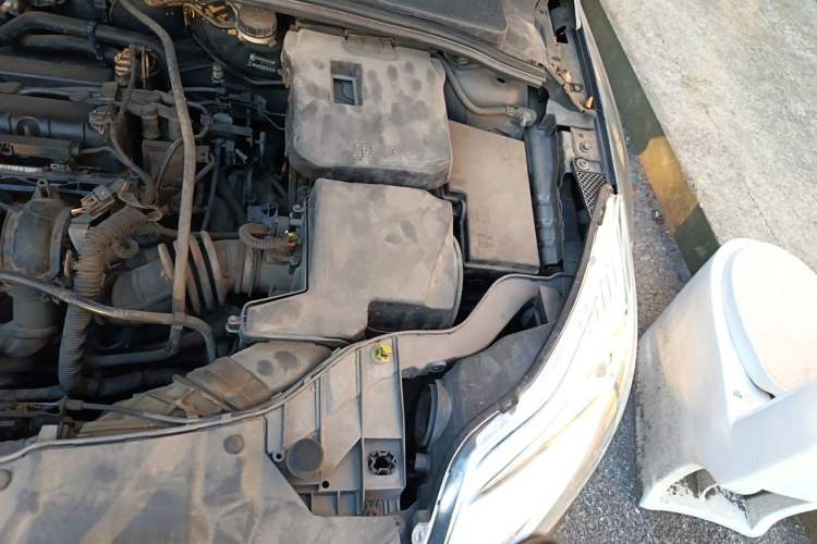 Used Ford Focus 2012 Sedan 1.6L Automatic Comfort Model Engine Bay Left