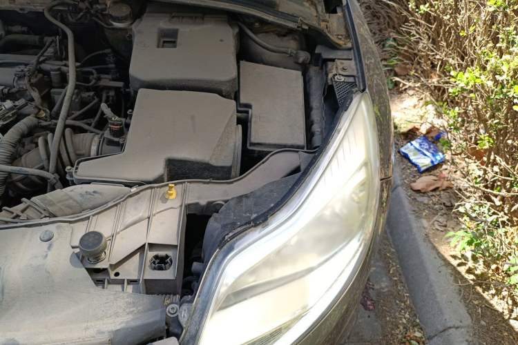 Used Ford Focus 2012 Sedan 1.6L Automatic Comfort Model Engine Bay Left