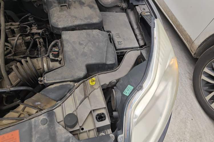 Used Ford Focus 2012 Sedan 1.6L Automatic Comfort Model Engine Bay Left