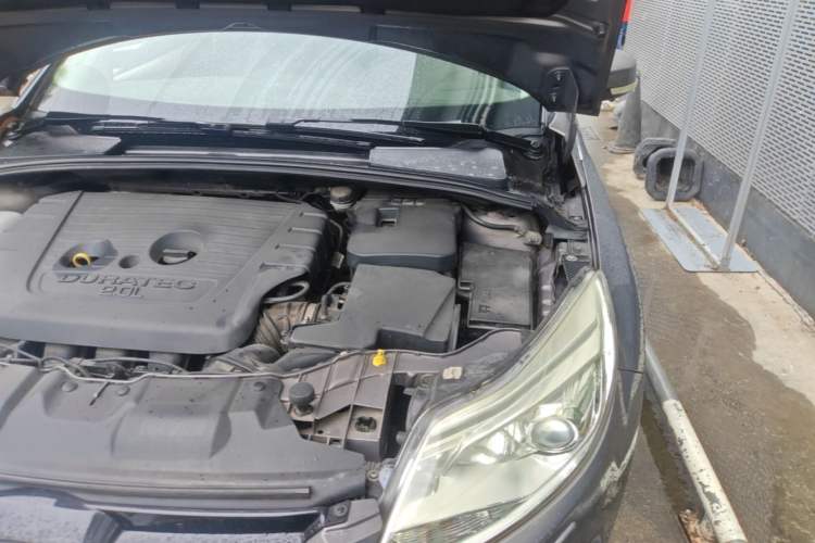 Used Ford Focus 2012 Sedan 2.0L Automatic Flagship Model Engine Bay Left