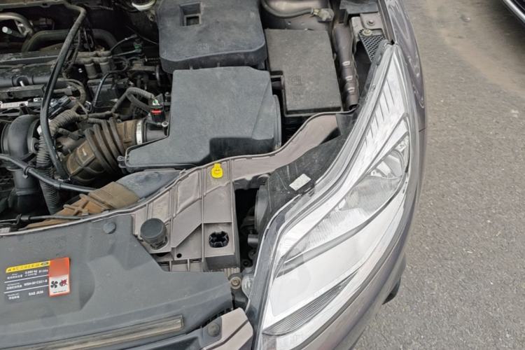 Used Ford Focus 2012 Sedan 1.6L Automatic Comfort Model Engine Bay Left