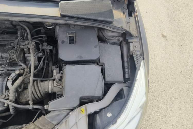 Used Ford Focus 2012 Sedan 1.6L Automatic Comfort Model Engine Bay Left