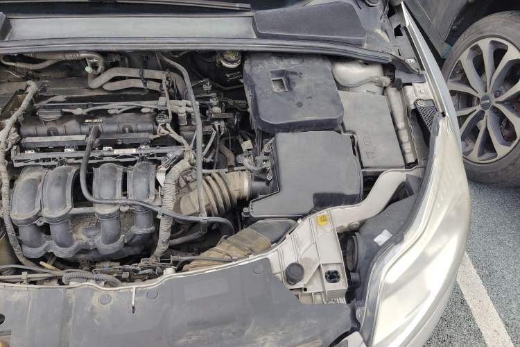 Used Ford Focus 2012 Sedan 1.6L Automatic Fashion Edition Engine Bay Left