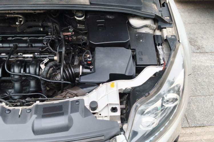 Used Ford Focus 2012 Hatchback 1.6L Automatic Comfort Model Engine Bay Left