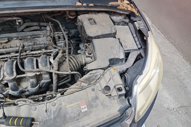Used Ford Focus 2012 Sedan 1.6L Manual Fashion Edition Engine Bay Left