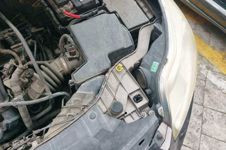 Used Ford Focus 2012 Sedan 1.6L Automatic Fashion Edition Engine Bay Left