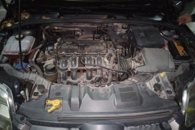 Used Ford Focus 2012 Sedan 1.6L Automatic Fashion Edition Engine Bay