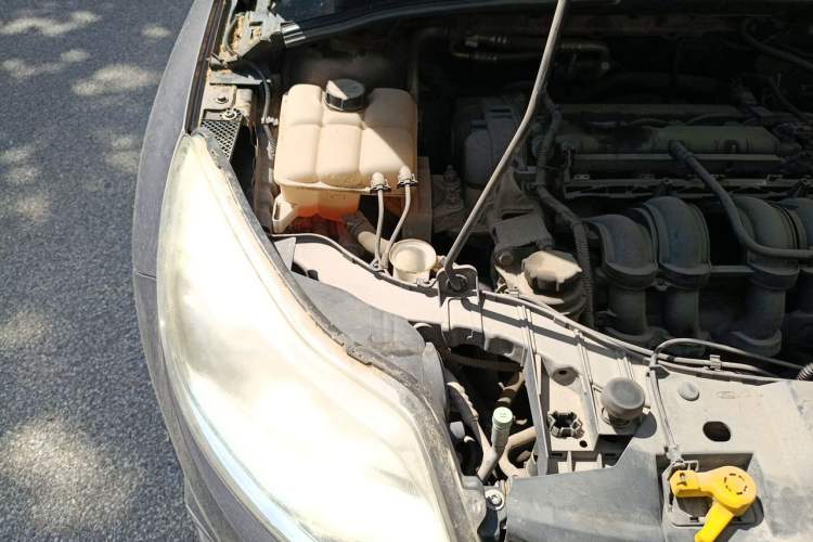 Used Ford Focus 2012 Sedan 1.6L Automatic Comfort Model Engine Bay Right