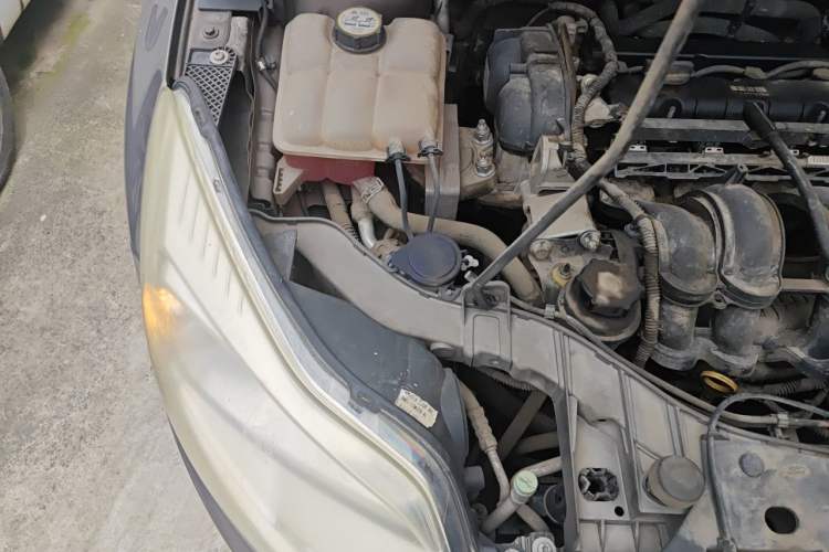 Used Ford Focus 2012 Sedan 1.6L Automatic Comfort Model Engine Bay Right