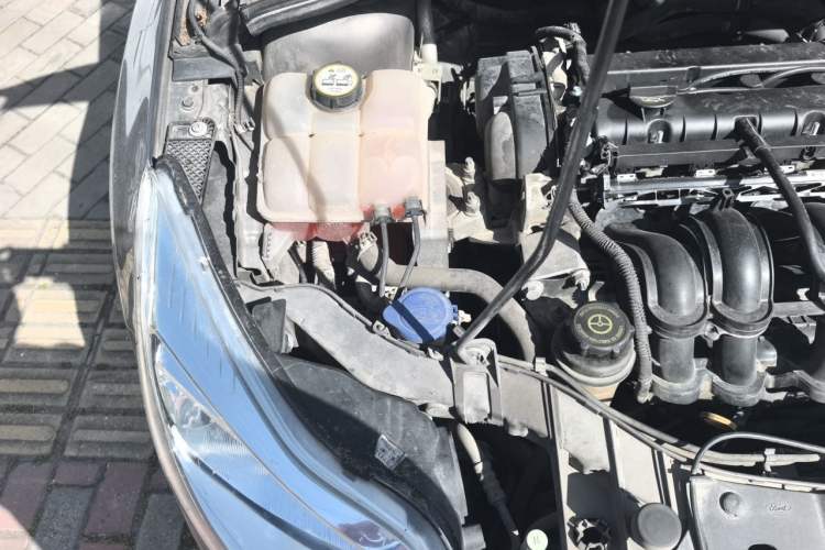 Used Ford Focus 2012 Sedan 1.6L Automatic Comfort Model Engine Bay Right