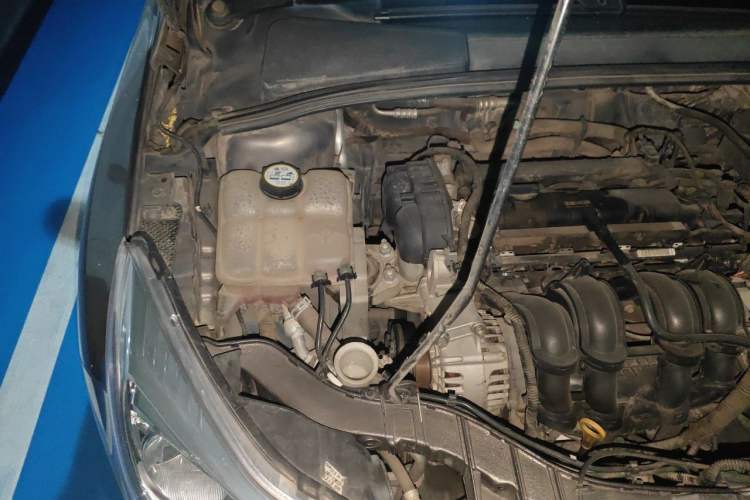 Used Ford Focus 2012 Sedan 1.6L Manual Comfort Model Engine Bay Right