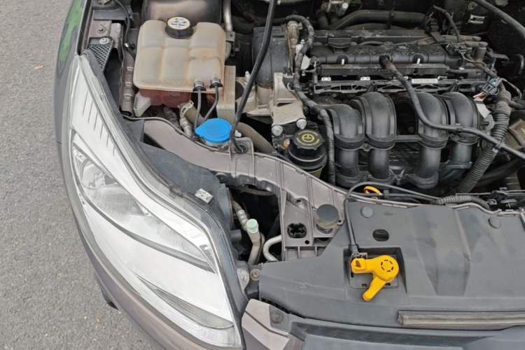 Used Ford Focus 2012 Sedan 1.6L Automatic Comfort Model Engine Bay Right