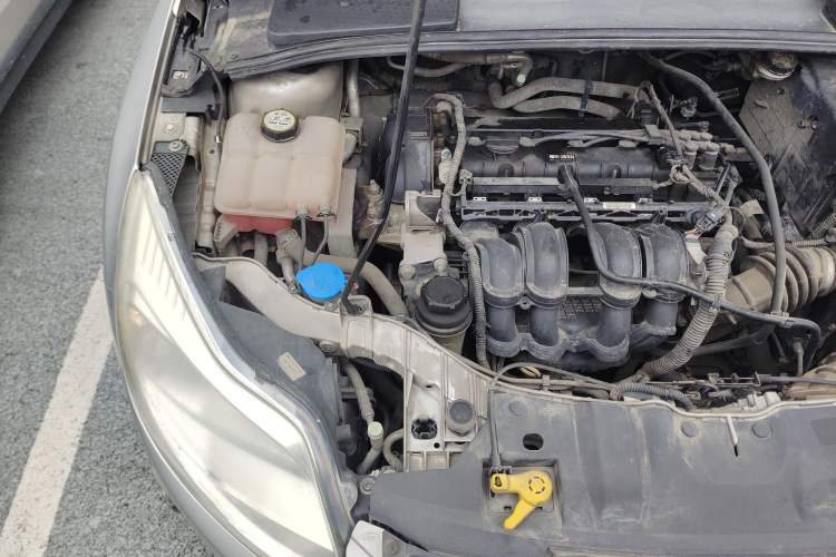 Used Ford Focus 2012 Sedan 1.6L Automatic Fashion Edition Engine Bay Right