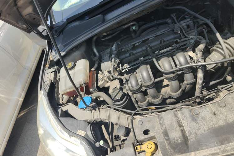 Used Ford Focus 2012 Sedan 1.6L Automatic Fashion Edition Engine Bay Right