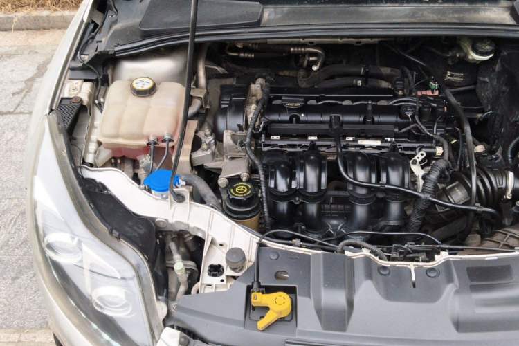Used Ford Focus 2012 Hatchback 1.6L Automatic Comfort Model Engine Bay Right