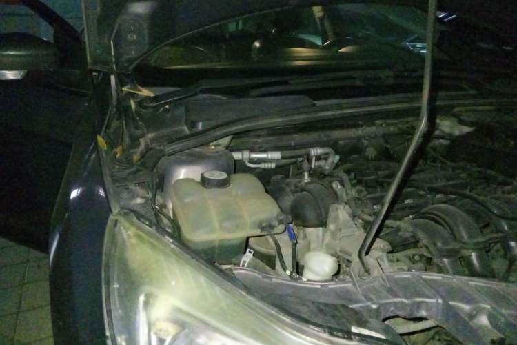 Used Ford Focus 2012 Sedan 1.6L Manual Fashion Edition Engine Bay Right
