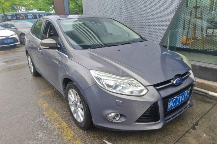 Used Ford Focus 2012 Sedan 2.0L Automatic Flagship Model Front Right 45 Deg