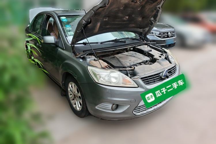 Used Ford Focus 2012 Sedan Classic 1.8L Manual Base Model Front Right 45 Deg