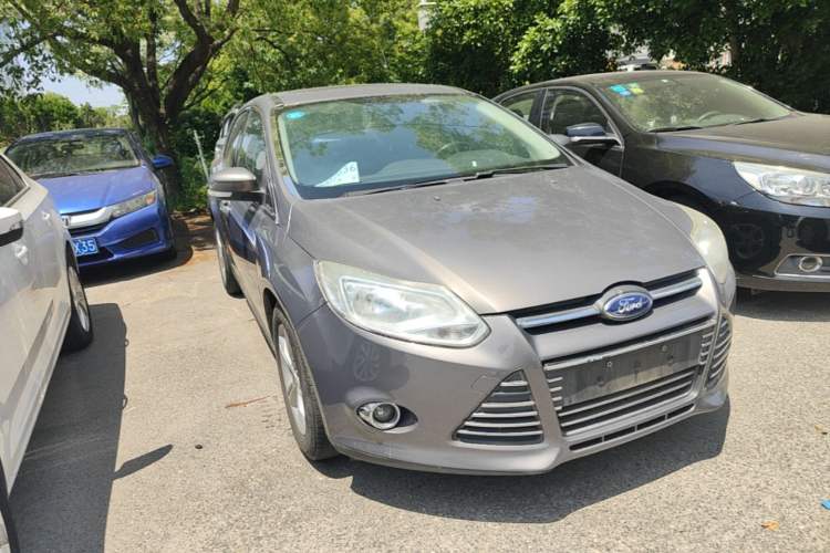 Used Ford Focus 2012 Sedan 1.6L Automatic Fashion Edition Front Right 45 Deg