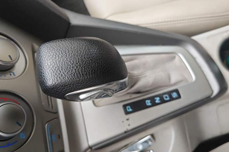 Used Ford Focus 2012 Sedan 1.6L Automatic Comfort Model Gear Lever