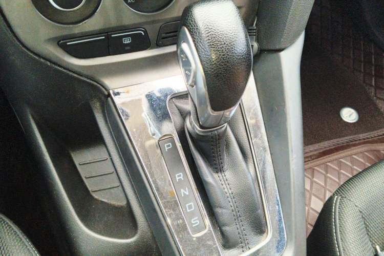 Used Ford Focus 2012 Hatchback 1.6L Automatic Comfort Model Gear Lever