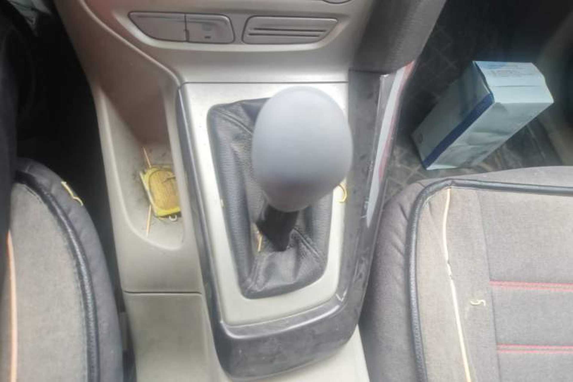 Used Ford Focus 2012 Sedan 1.6L Manual Fashion Edition Gear Lever