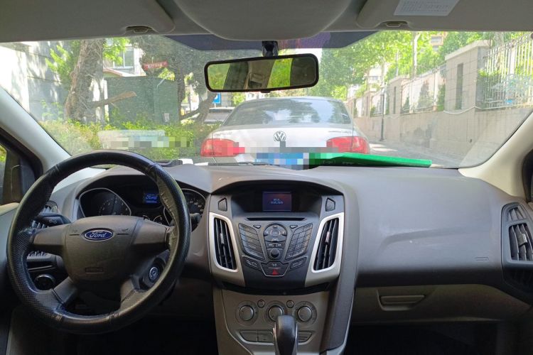 Used Ford Focus 2012 Sedan 1.6L Automatic Comfort Model Headliner