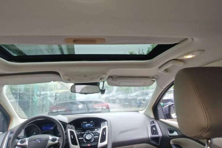 Used Ford Focus 2012 Sedan 2.0L Automatic Flagship Model Headliner