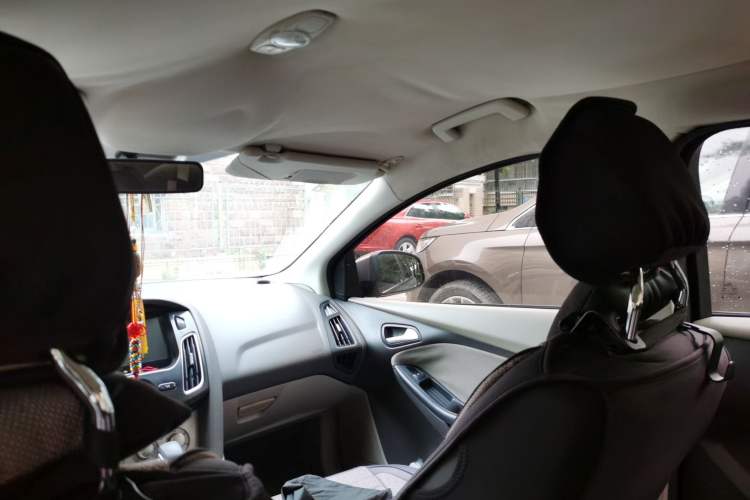Used Ford Focus 2012 Sedan 1.6L Automatic Comfort Model Headliner