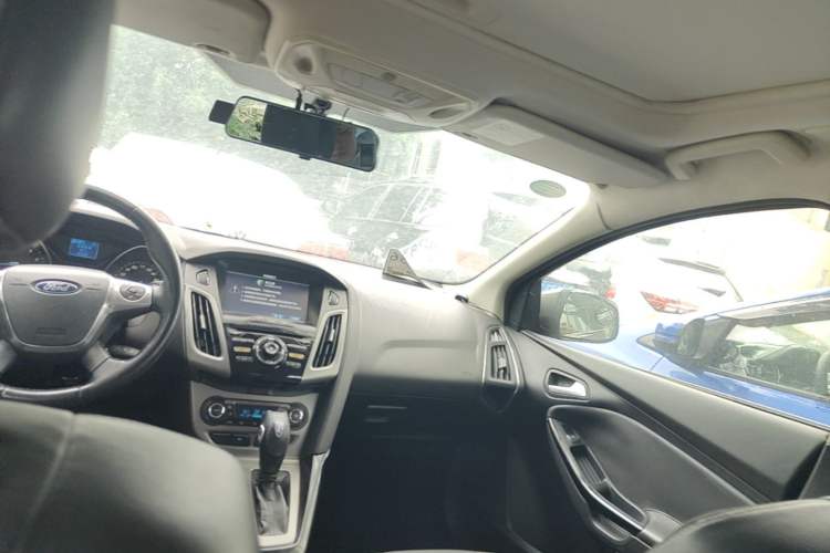 Used Ford Focus 2012 Sedan 1.6L Automatic Fashion Edition Headliner