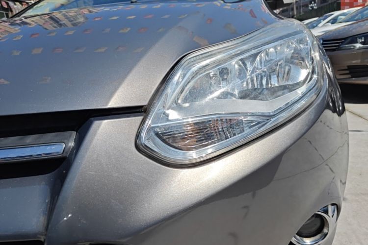 Used Ford Focus 2012 Sedan 1.6L Automatic Fashion Edition Left Front Headlight