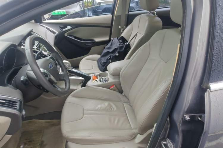Used Ford Focus 2012 Sedan 2.0L Automatic Flagship Model Left Front Seat