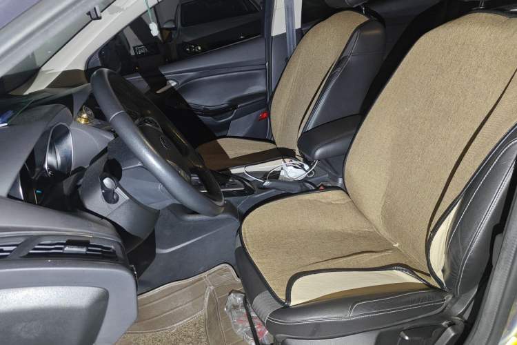 Used Ford Focus 2012 Sedan 1.6L Automatic Fashion Edition Left Front Seat