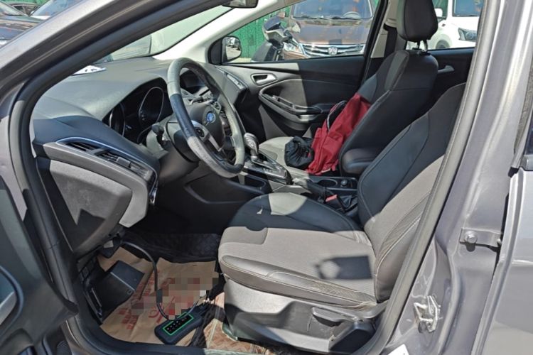 Used Ford Focus 2012 Sedan 1.6L Automatic Fashion Edition Left Front Seat