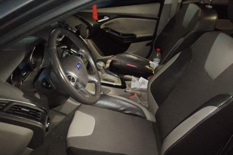 Used Ford Focus 2012 Sedan 1.6L Automatic Fashion Edition Left Front Seat
