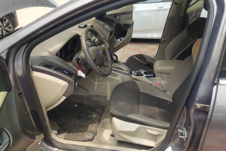 Used Ford Focus 2012 Sedan 1.6L Automatic Comfort Model Left Front Seat