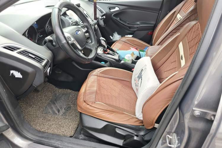 Used Ford Focus 2012 Sedan 1.6L Automatic Fashion Edition Left Front Seat
